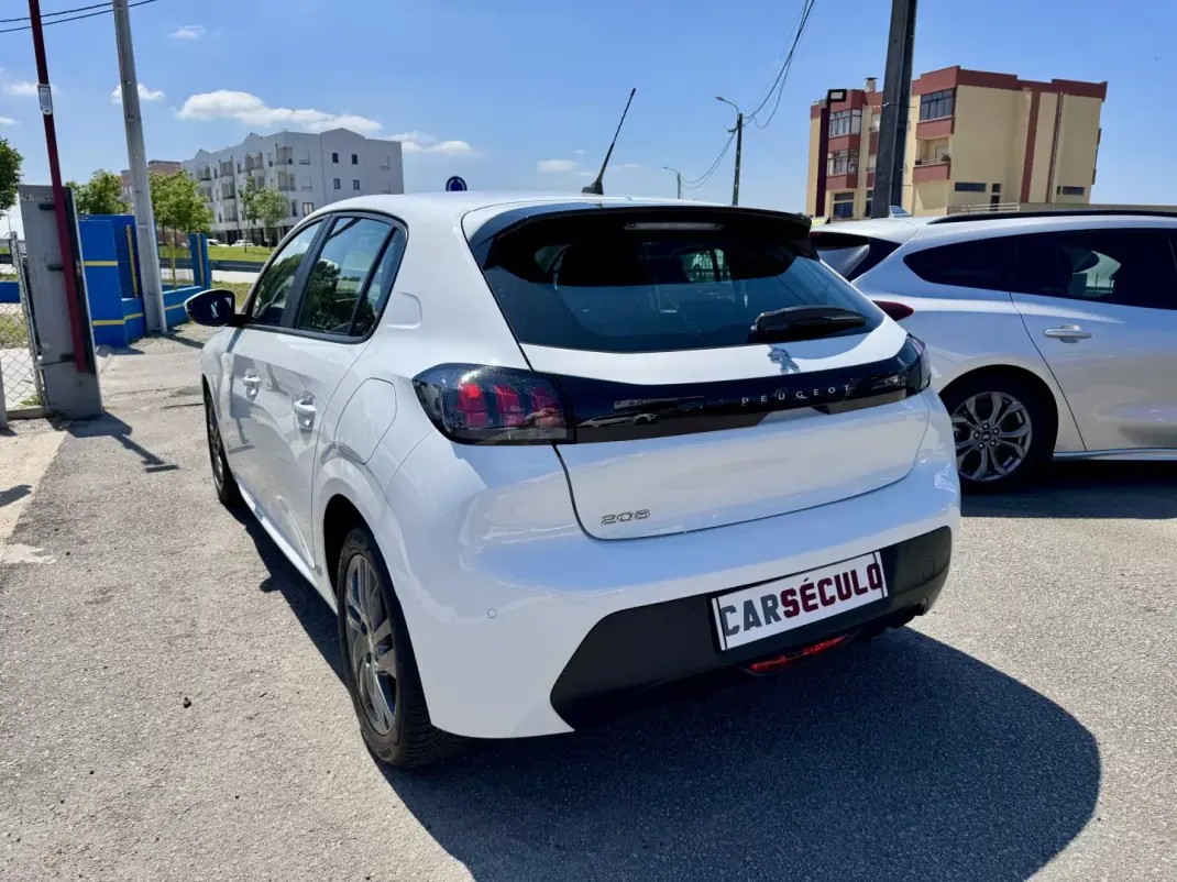 Peugeot 208 2021 - 14500 EUR, 80760 km - AUTO.MOTO.pt - 80760km - foto 4 de 25