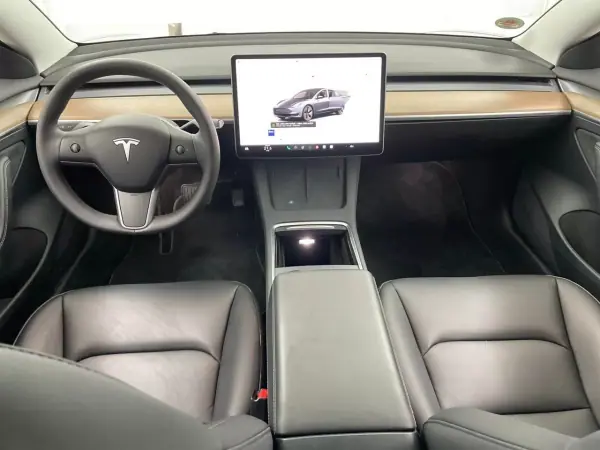 Tesla Model 3 2023 - 30900 EUR, 37000 km - AUTO.MOTO.pt - 37000km - foto 6 de 14