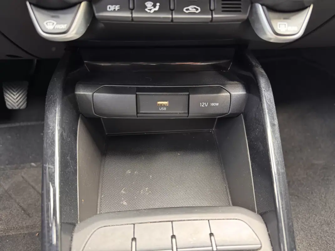 Kia Stonic 2025 - 16990 EUR, 19459 km - AUTO.MOTO.pt - 19459km - foto 20 de 25