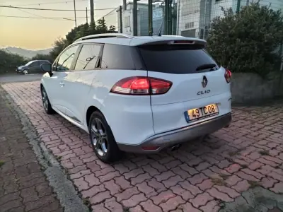 Renault Clio Sport Tourer 2017 - 14750 EUR, 159000 km - 159000km - foto 4 de 12