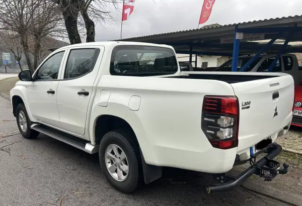 Mitsubishi L200 2022 - 29900 EUR, 136000 km - AUTO.MOTO.pt - 136000km - foto 4 de 12