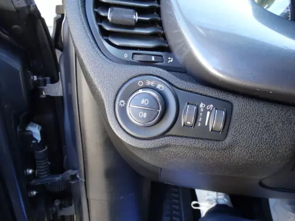 Fiat 500X 2019 - 12890 EUR, 86127 km - AUTO.MOTO.pt - 86127km - foto 8 de 33