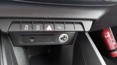 Audi A1 Sportback 2019 - 14999 EUR, 121000 km - AUTO.MOTO.pt - 121000km - foto 32 de 40