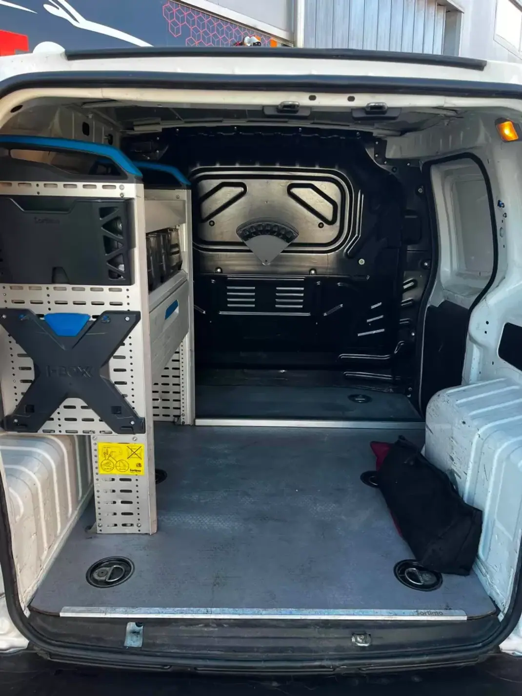 Fiat Fiorino 2019 - 8500 EUR, 173290 km - 173290km - foto 13 de 15