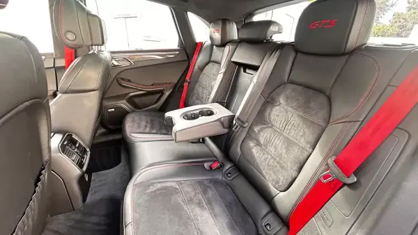 Porsche Macan 2021 - 89500 EUR, 94000 km - AUTO.MOTO.pt - 94000km - foto 17 de 21