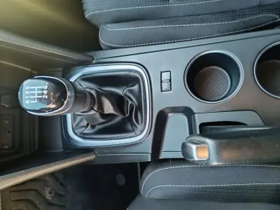 Renault Mégane 2019 - 12900 EUR, 192111 km - AUTO.MOTO.pt - 192111km - foto 24 de 26