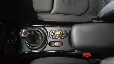 MINI Clubman 2017 - 13890 EUR, 159999 km - AUTO.MOTO.pt - 159999km - foto 40 de 51