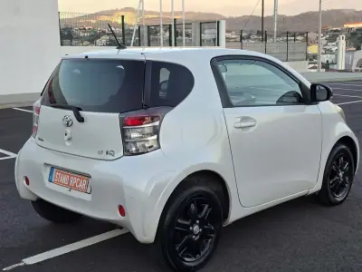 Toyota iQ 2009 - 7290 EUR, 229000 km - AUTO.MOTO.pt - 229000km - foto 10 de 14