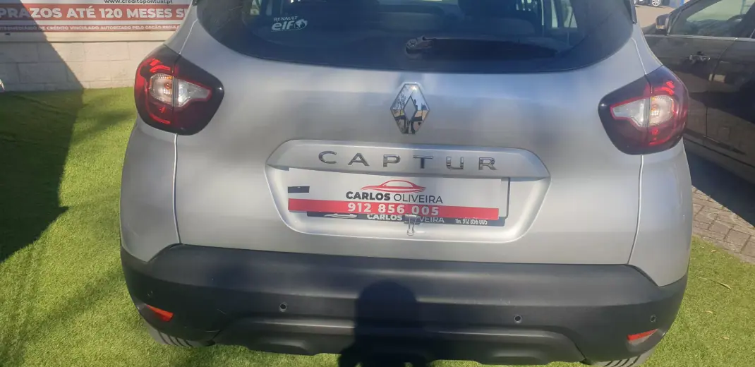 Renault Captur 2019 - 14950 EUR, 107000 km - AUTO.MOTO.pt - 107000km - foto 4 de 11
