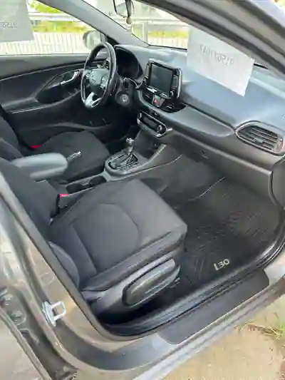Hyundai i30 SW 2019 - 10799 EUR, 320000 km - AUTO.MOTO.pt - 320000km - foto 4 de 12