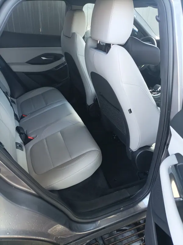 Jaguar E-Pace 2023 - 35900 EUR, 59000 km - 59000km - foto 9 de 12