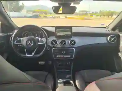 Mercedes-Benz CLA 220 2017 - 22750 EUR, 218000 km - foto 5 de 12