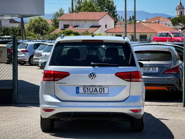 Volkswagen Touran 2017 - 13990 EUR, 198000 km - AUTO.MOTO.pt - 198000km - foto 4 de 13