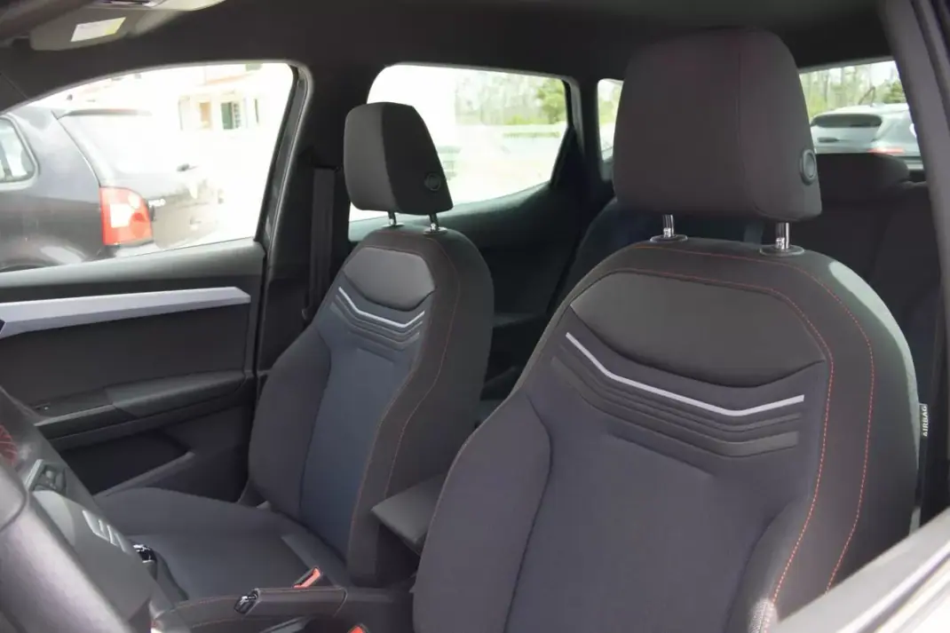 SEAT Arona 2023 - 18390 EUR, 14160 km - AUTO.MOTO.pt - 14160km - foto 12 de 34