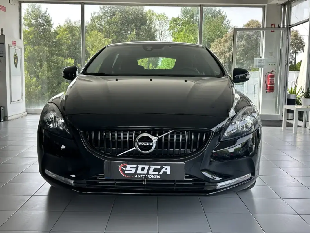 Volvo V40 2018 - 16890 EUR, 100139 km - 100139km - foto 2 de 21