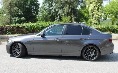 BMW 320 2008 - 8990 EUR, 338000 km - AUTO.MOTO.pt - 338000km - foto 10 de 35