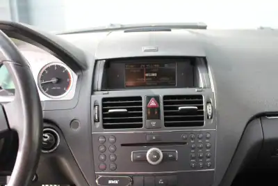 Mercedes-Benz C 250 2008 - 12990 EUR, 241176 km - AUTO.MOTO.pt - 241176km - foto 14 de 18