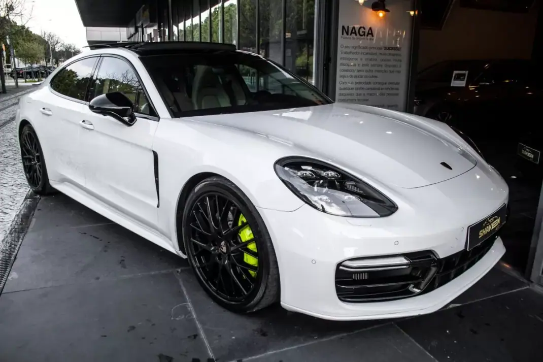 Porsche Panamera 2022 - 99950 EUR, 92267 km - AUTO.MOTO.pt - 92267km - foto 6 de 49