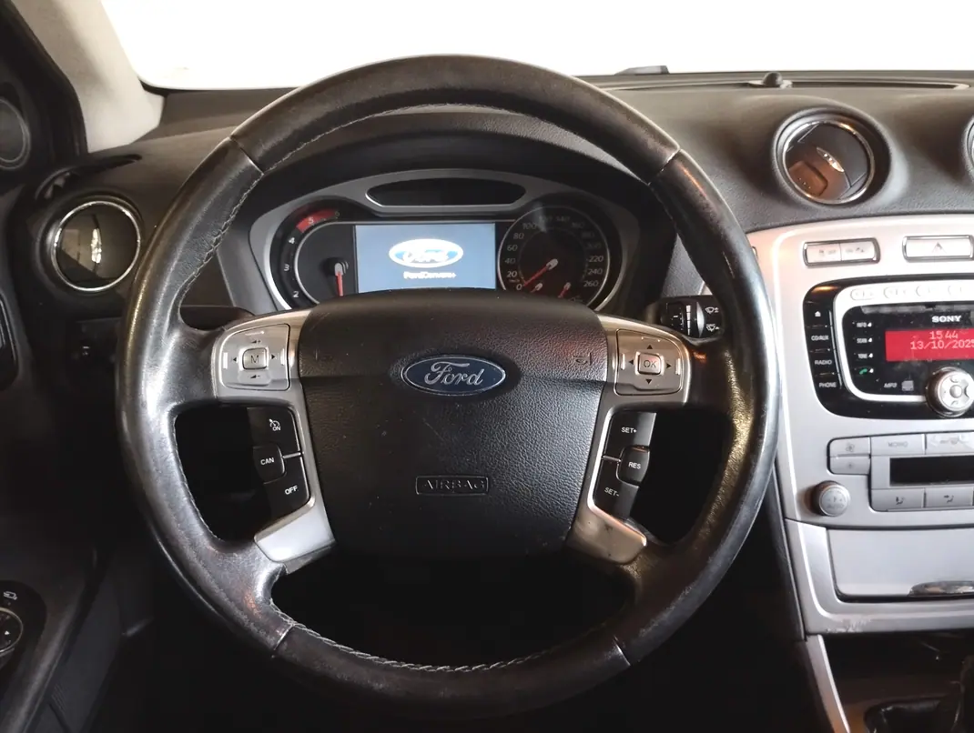 Ford Mondeo SW 2008 - 5990 EUR, 282500 km - AUTO.MOTO.pt - 282500km - foto 12 de 15