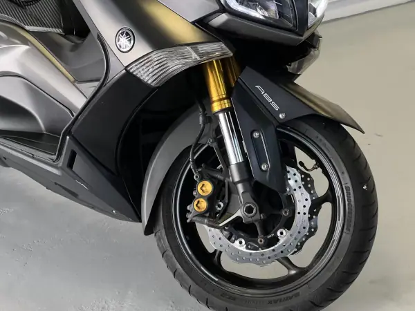 Yamaha TMAX 2015 - 8990 EUR, 25000 km - AUTO.MOTO.pt - 25000km - foto 19 de 26
