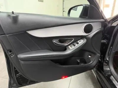 Mercedes-Benz C 180 2019 - 24990 EUR, 210000 km - AUTO.MOTO.pt - 210000km - foto 17 de 29
