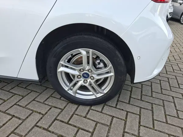 Ford Focus 2019 - 15500 EUR, 119500 km - AUTO.MOTO.pt - 119500km - foto 9 de 30