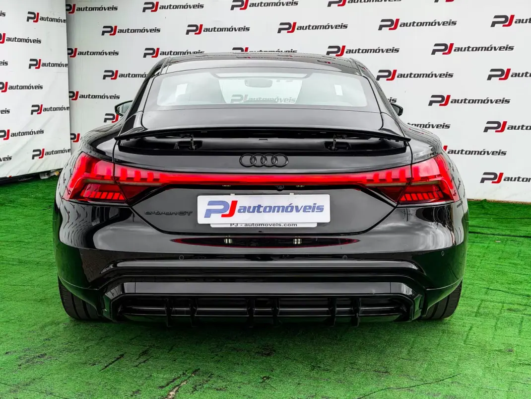 Audi e-tron GT 2022 - 58500 EUR, 86000 km - 86000km - foto 12 de 36