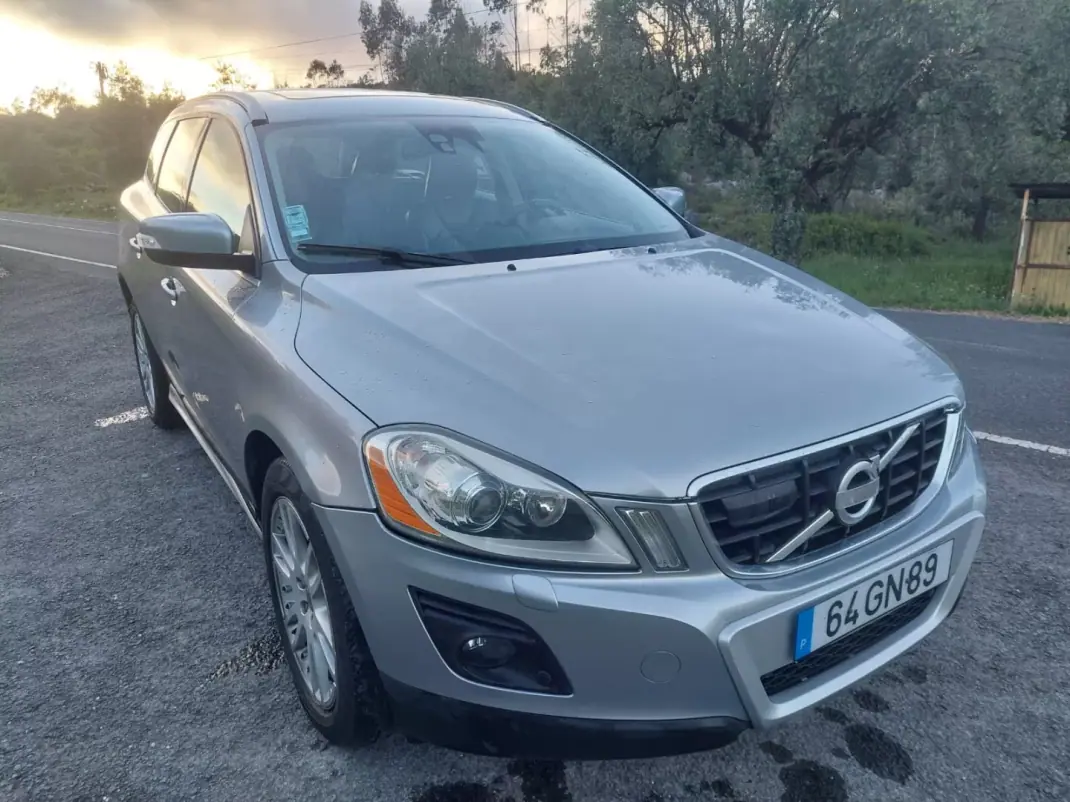 Volvo XC 60 2008 - 11900 EUR, 295804 km - AUTO.MOTO.pt - 295804km - foto 4 de 15
