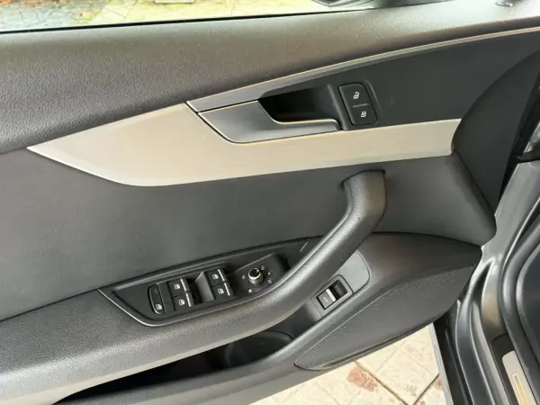 Audi A5 Sportback 2019 - 30750 EUR, 98486 km - AUTO.MOTO.pt - 98486km - foto 26 de 35