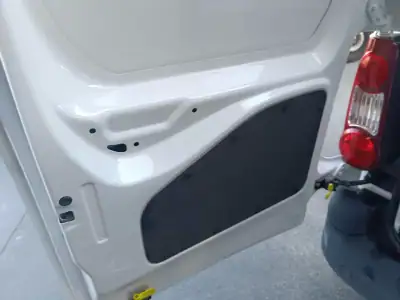 Citroën BERLINGO 3 LUGARES 2017 - 9000 EUR, 220000 km - AUTO.MOTO.pt - 220000km - foto 21 de 30