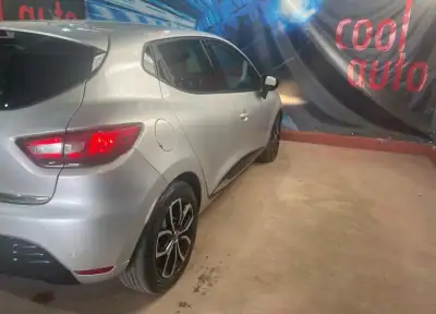 Renault Clio 2019 - 11750 EUR, 106000 km - AUTO.MOTO.pt - 106000km - foto 20 de 45