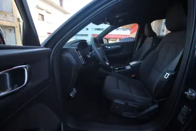 Volvo XC 40 2022 - 26000 EUR, 124000 km - AUTO.MOTO.pt - 124000km - foto 16 de 28