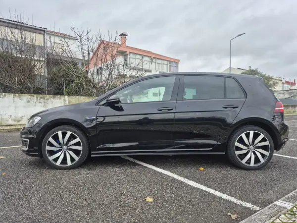 Volkswagen Golf 2016 - 15490 EUR, 211638 km - AUTO.MOTO.pt - 211638km - foto 5 de 28