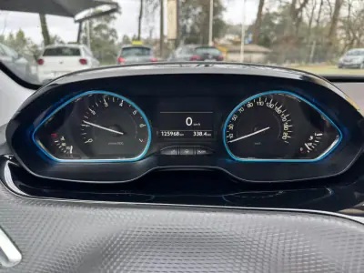 Peugeot 2008 2019 - 13900 EUR, 126000 km - AUTO.MOTO.pt - 126000km - foto 10 de 20