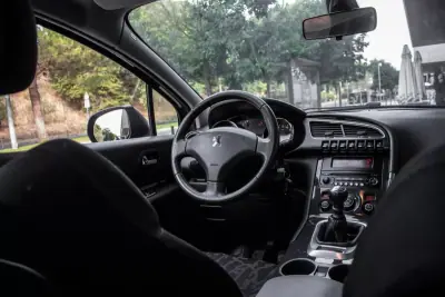 Peugeot 3008 2010 - 7490 EUR, 200623 km - AUTO.MOTO.pt - 200623km - foto 30 de 36