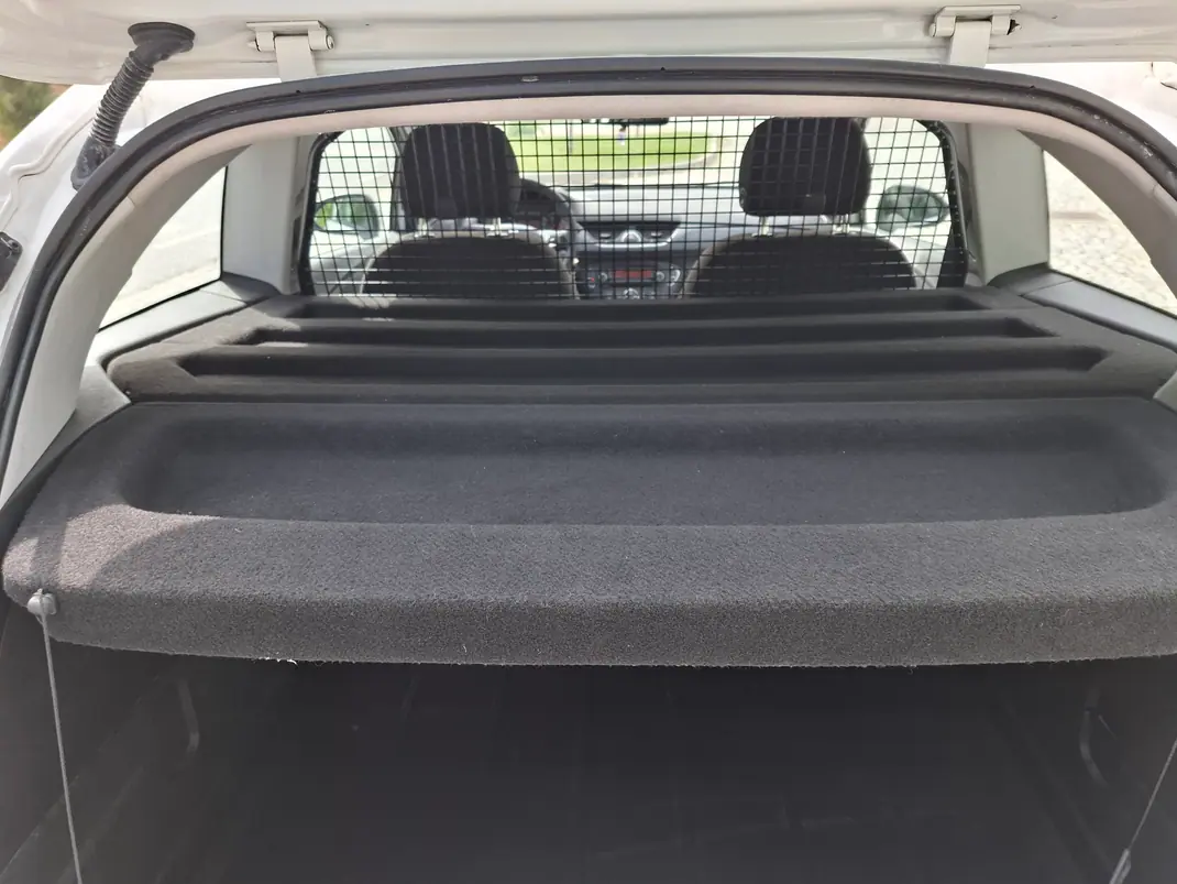 Opel CORSA VAN 1.3 CDTI 2015 - 3250 EUR, 280000 km - AUTO.MOTO.pt - 280000km - foto 8 de 11