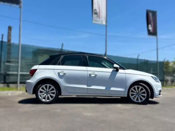 Audi A1 Sportback 2016 - 12990 EUR, 158353 km - AUTO.MOTO.pt - 158353km - foto 5 de 17