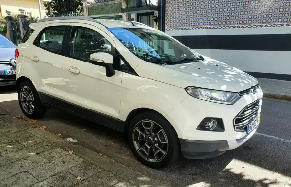 Ford EcoSport 2014 - 10900 EUR, 137000 km - AUTO.MOTO.pt - 137000km - foto 5 de 20