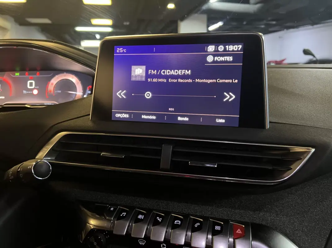 Peugeot 3008 2018 - 13990 EUR, 119000 km - 119000km - foto 20 de 38