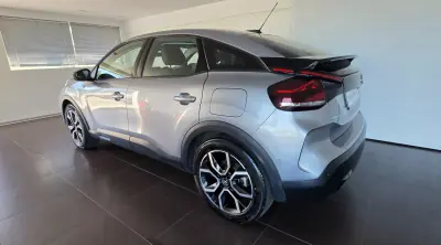 Citroën e-C4 2022 — foto 3 de 15