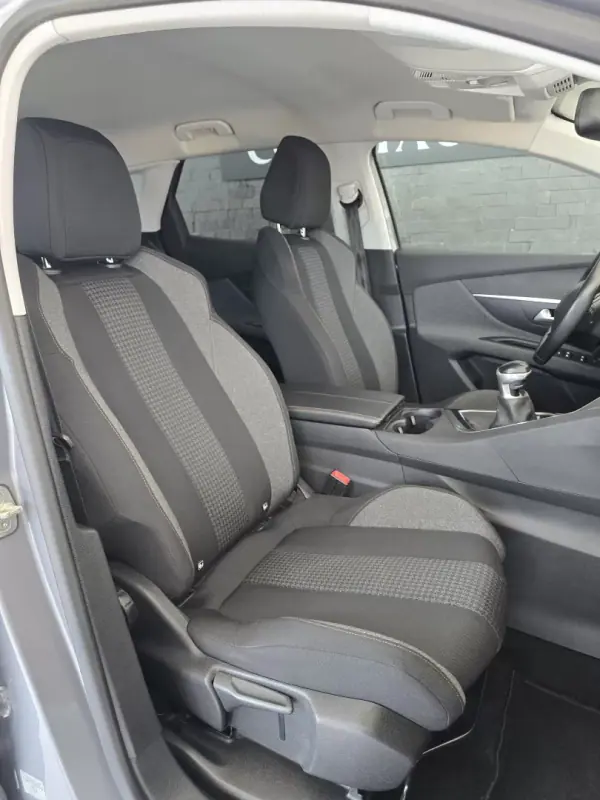 Peugeot 3008 2019 - 18640 EUR, 104863 km - AUTO.MOTO.pt - 104863km - foto 6 de 25