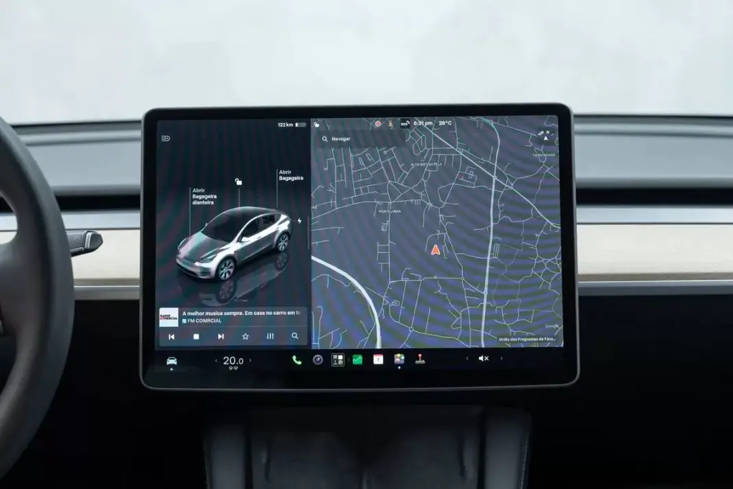 Tesla Model Y 2023 - 35950 EUR, 57000 km - 57000km - foto 25 de 49