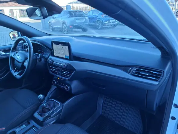 Ford Focus 2022 - 16500 EUR, 97500 km - AUTO.MOTO.pt - 97500km - foto 36 de 37