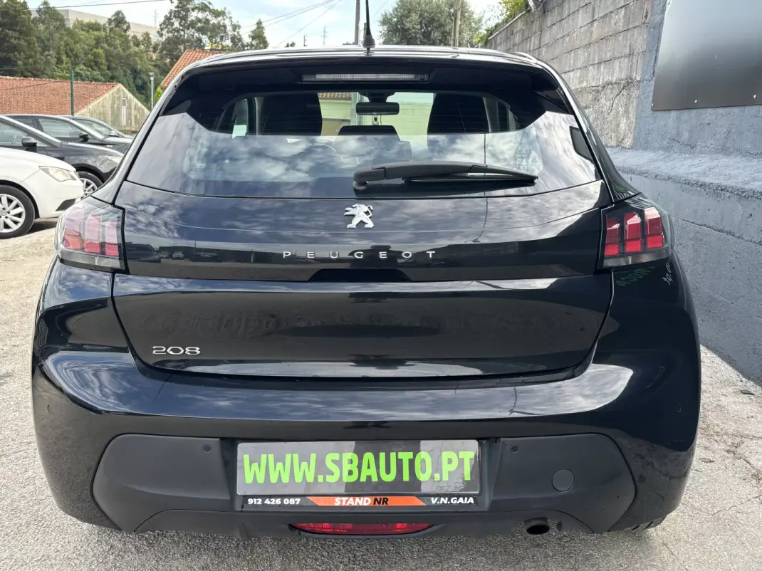 Peugeot 208 2021 - 12250 EUR, 98601 km - 98601km - foto 8 de 23