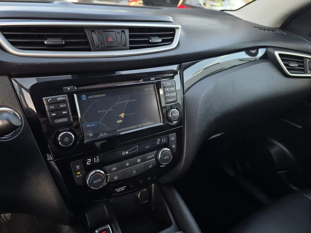 Nissan Qashqai 2015 - 13990 EUR, 146000 km - AUTO.MOTO.pt - 146000km - foto 40 de 40