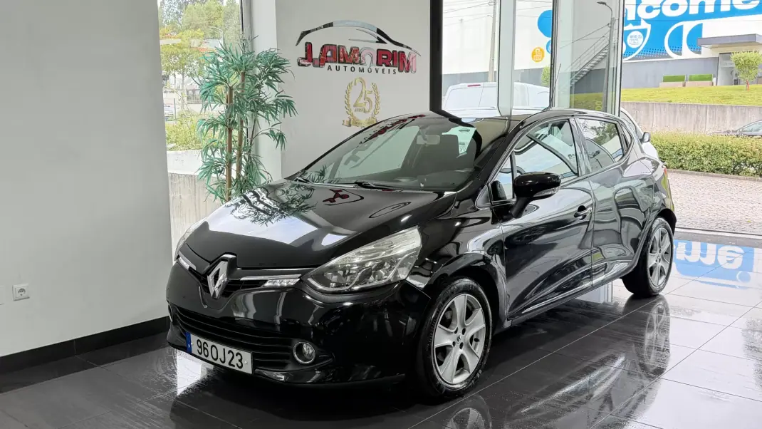 Renault Clio 2014 - 7900 EUR, 161121 km - AUTO.MOTO.pt - 161121km - foto 1 de 23