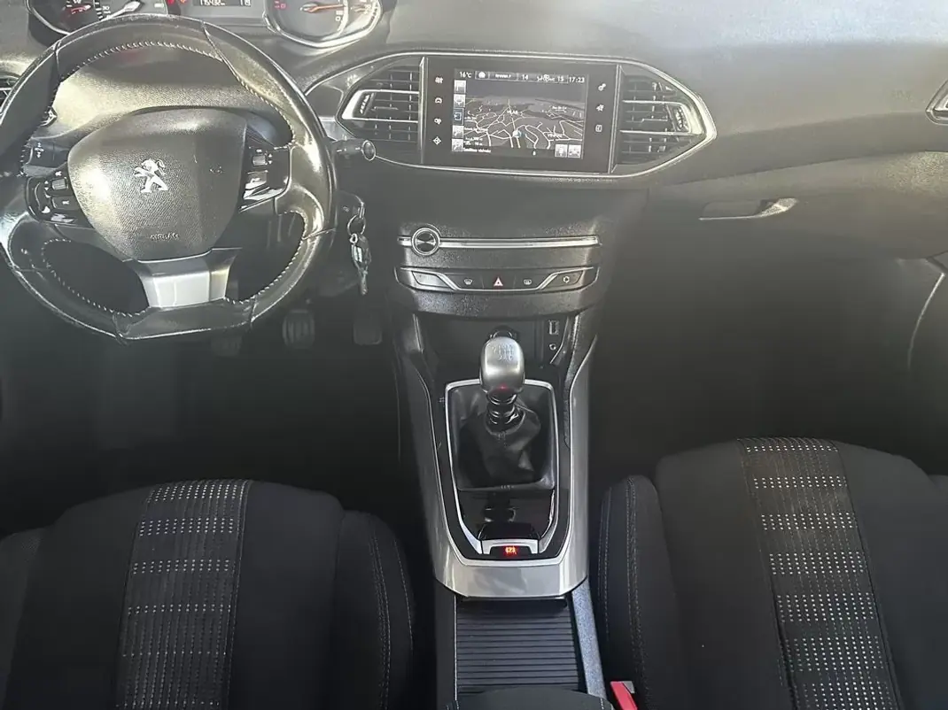 Peugeot 308 SW 2016 - 9990 EUR, 175000 km - 175000km - foto 5 de 16