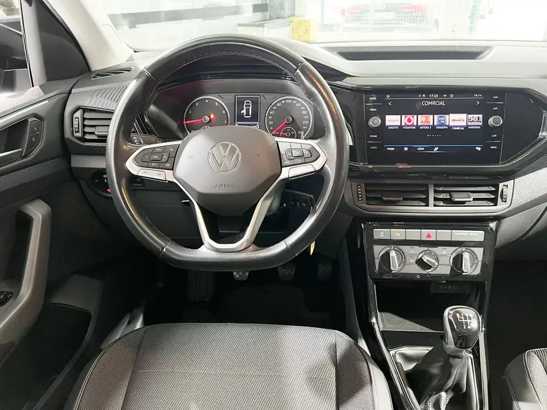 Volkswagen T-Cross 2021 - 17800 EUR, 37392 km - AUTO.MOTO.pt - 37392km - foto 9 de 21