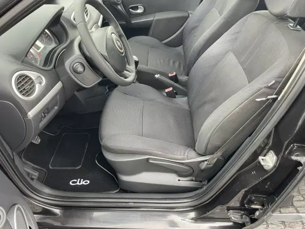 Renault Clio 2008 - 3500 EUR, 376787 km - AUTO.MOTO.pt - 376787km - foto 12 de 21