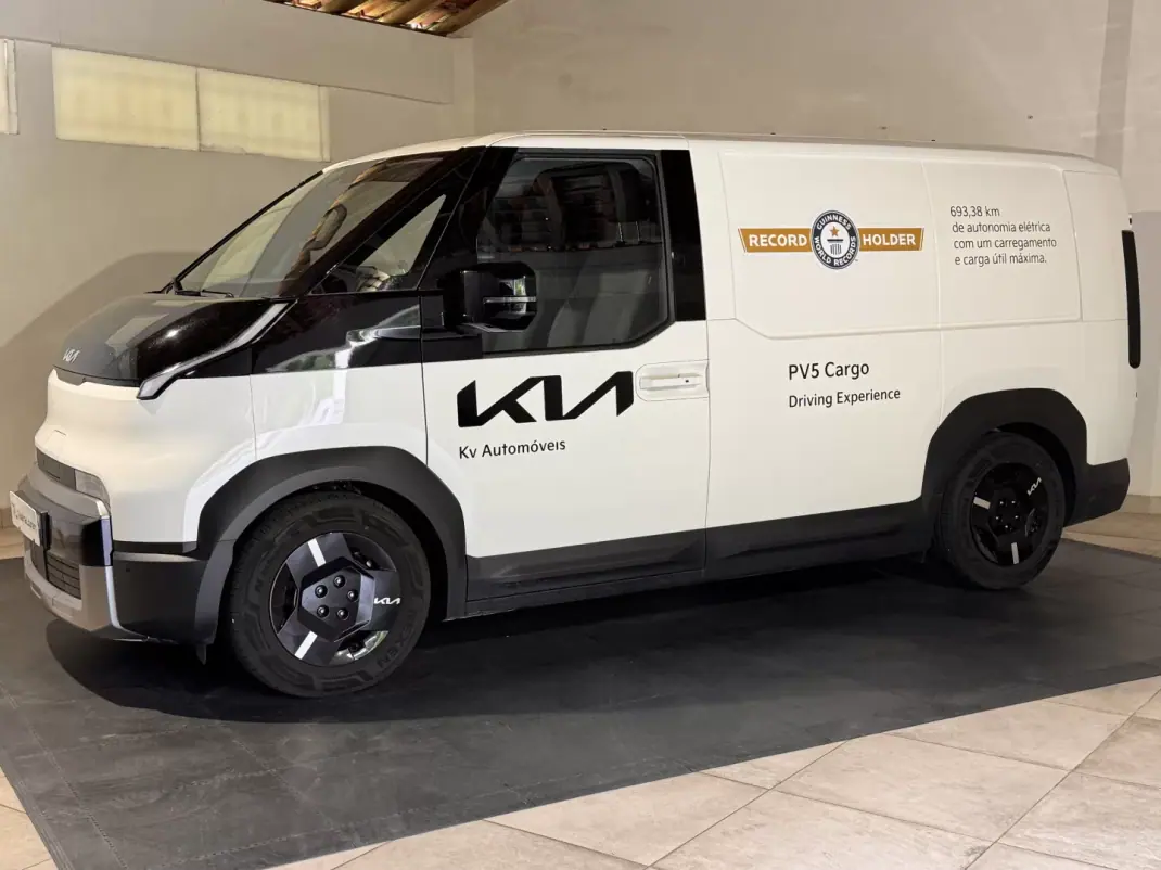 2026 - 36500 EUR, 4216 km - AUTO.MOTO.pt - 4216km - foto 4 de 23